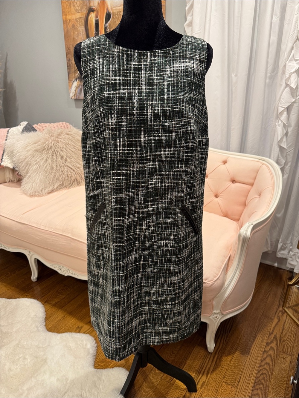 LOFT Black and White w/green Textured Shift Dress